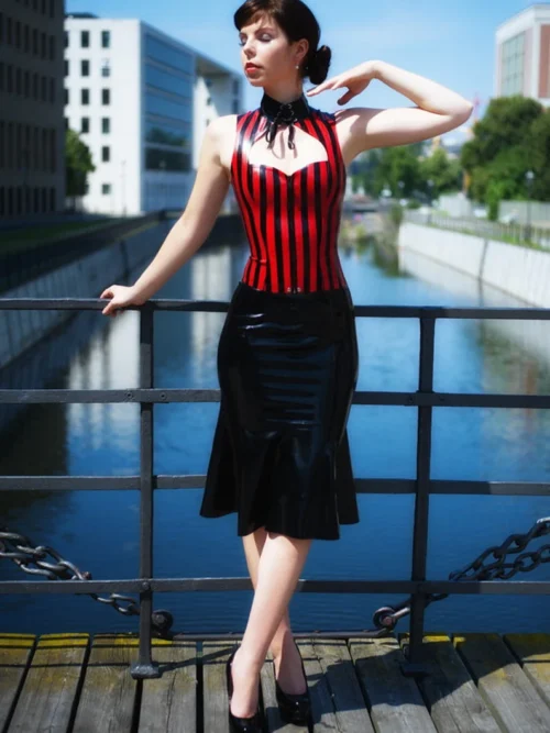 Vintage 60s Style Latex Flared Skirt – Knee-Length Retro A-Line Design