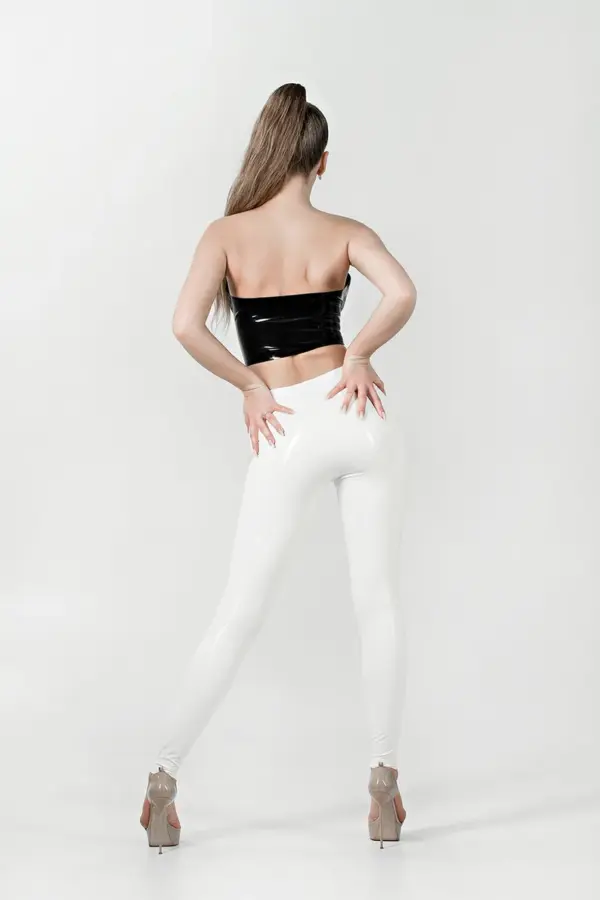 Glossy Black Latex Bustier Top with Front Zipper – Strapless Tight-Fit Crop for Party or Clubwear