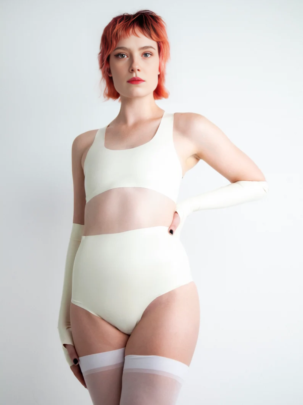 Sleek Latex Racerback Sports Bralette – Custom Fit, Handmade Rubber Lingerie